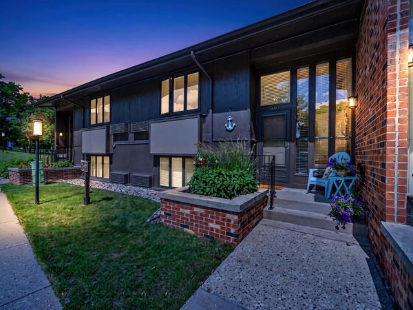 33 Lausanne COURT, Unit 33-06, Lake Geneva, WI 53147