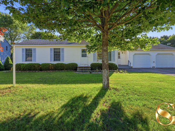 16 Coville Road, Topsham, ME 04086