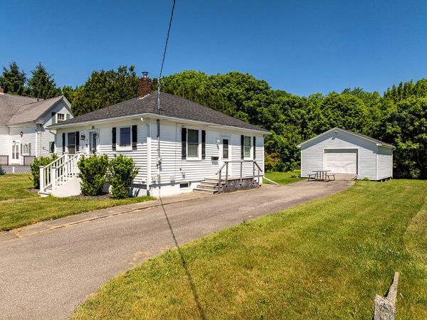 34 Thatcher Street , Thomaston, ME 04861