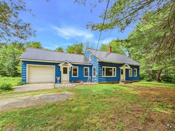 207 Pleasant Street , Mechanic Falls, ME 04256