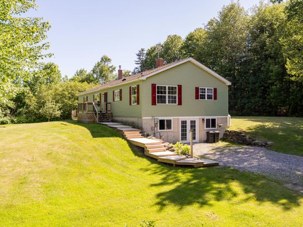 256 Meadow Road , Topsham, ME 04086