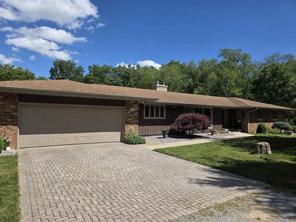 1850 N State Rd 827, Angola, IN 46703