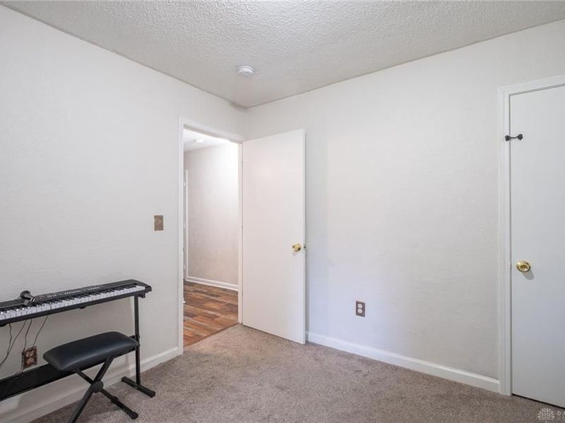 4381 Silverberry Avenue, Dayton, OH 45424 Photo 9