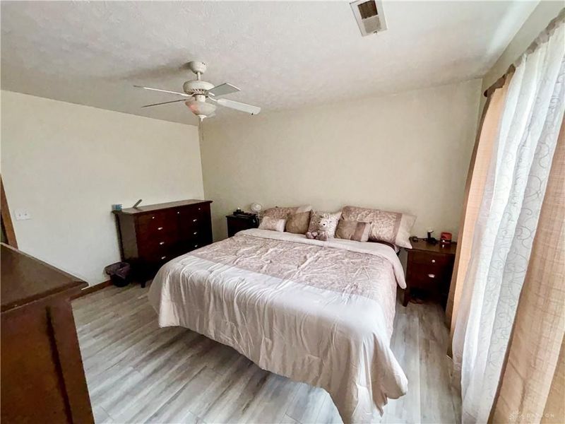 943 Pheasant Run Drive, Trenton, OH 45067 Photo 12