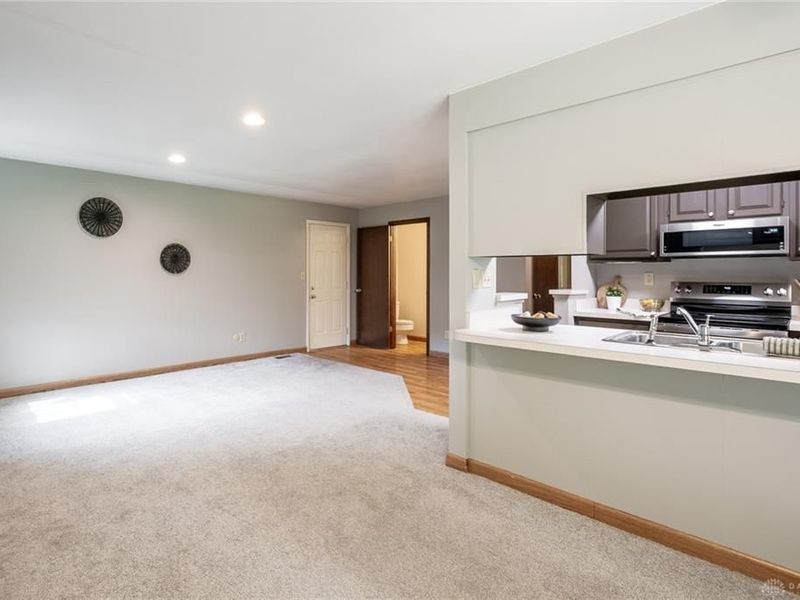 1711 Washington Creek Lane, Washington Township, OH 45458 Photo 6