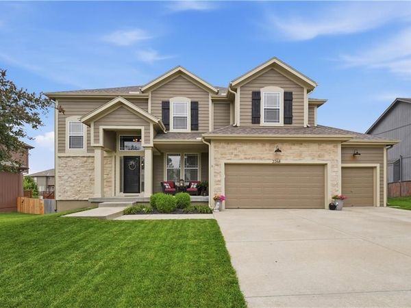 2268 W Concord Drive, Olathe, KS 66061