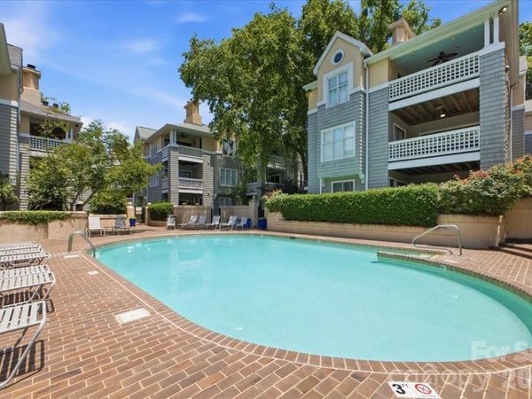 232 Queens Road, Unit 37, Charlotte, NC 28204