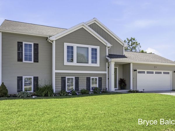 338 Vansen Drive, Kent City, MI 49330
