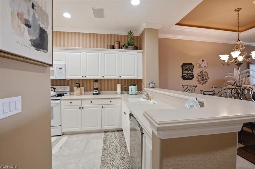 4834 Hampshire Ct , Unit 303, Naples, FL 34112 Photo