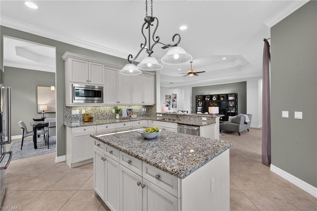 3384 Atlantic Cir, Naples, FL 34119 Photo
