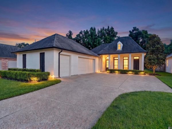 37349 Whispering Hollow Ave, Prairieville, LA 70754
