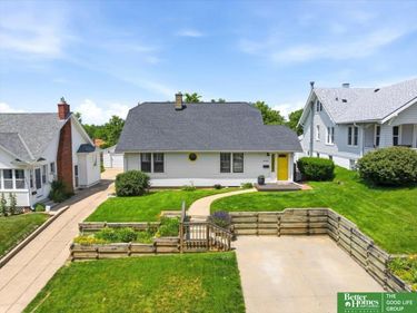 4682 Pierce Street, Omaha, NE 68106