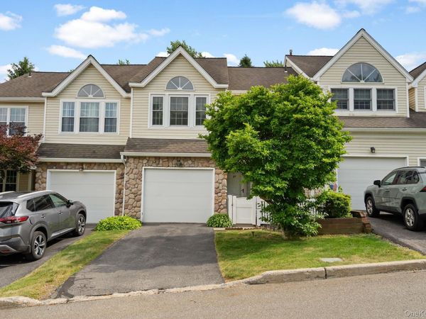 27 Spruce Ridge Drive , Fishkill, NY 12524