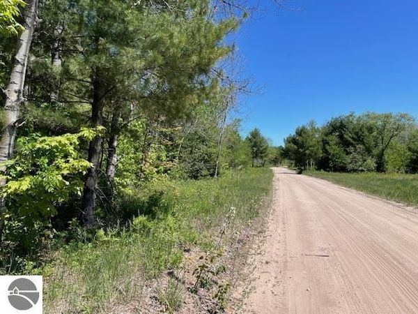 Aylsworth Road, Beulah, MI 49617