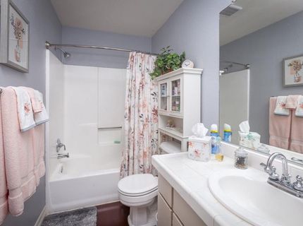 1599 W Swain Rd, Stockton, CA 95207 Photo