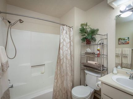1599 W Swain Rd, Stockton, CA 95207 Photo