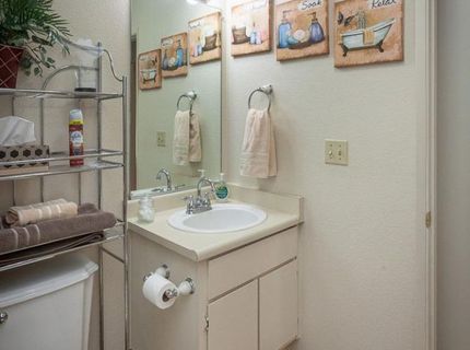 1599 W Swain Rd, Stockton, CA 95207 Photo