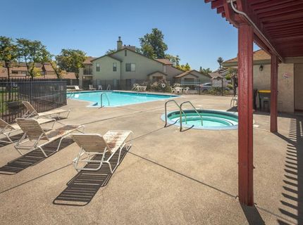 1599 W Swain Rd, Stockton, CA 95207 Photo