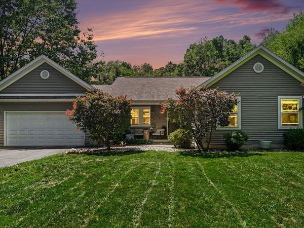 1298 Kendor Drive, Brighton, MI 48114
