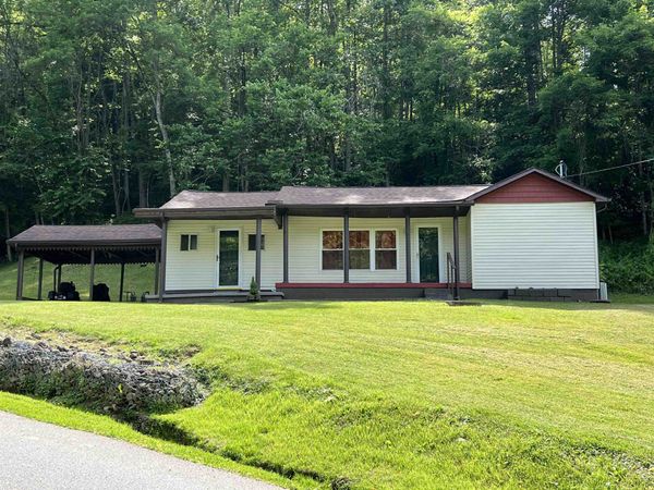 128 Genoa Hill Road, Genoa, WV 25517