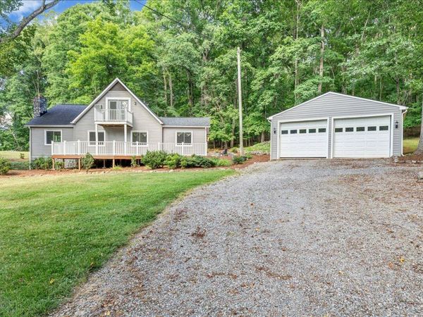 105 Windlass CT , Moneta, VA 24121