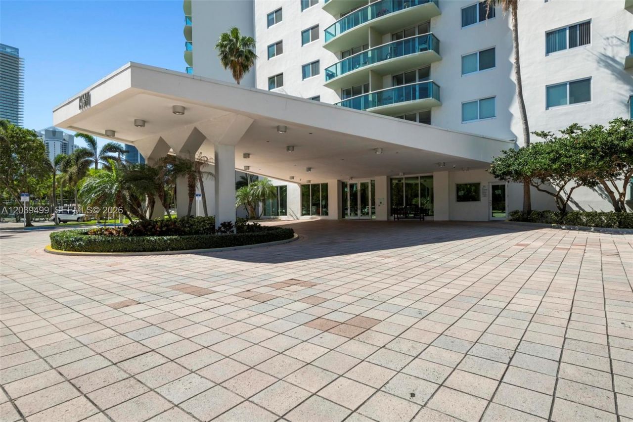 19380 Collins Ave , Unit PH-6, Sunny Isles Beach, FL 33160 Photo