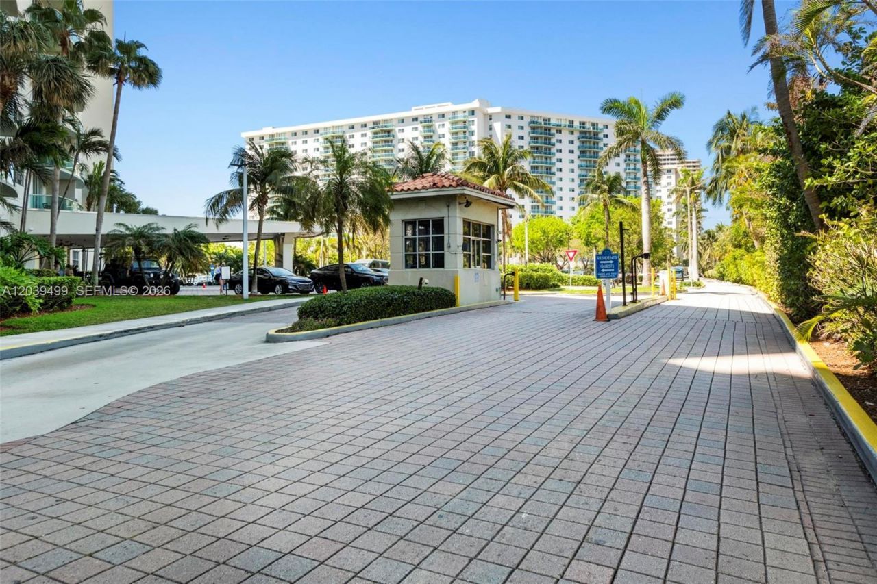 19380 Collins Ave , Unit PH-6, Sunny Isles Beach, FL 33160 Photo