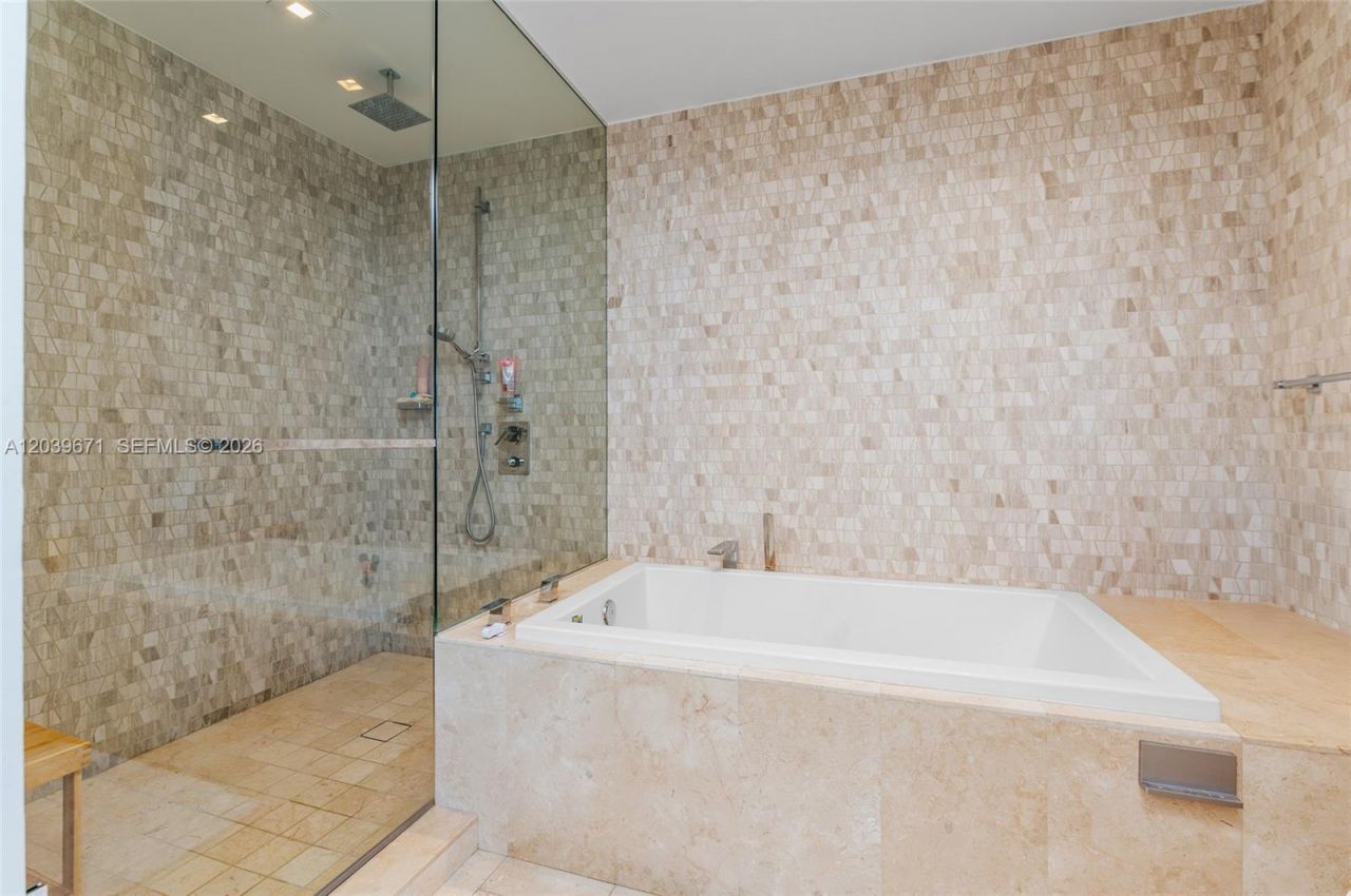 68 SE 6th St , Unit 2601, Miami, FL 33131 Photo