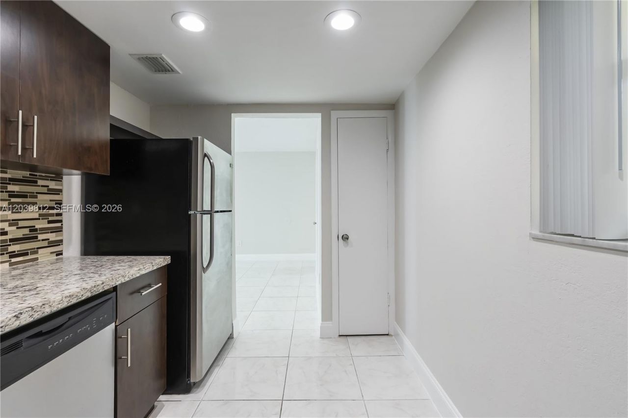 9180 Fontainebleau Blvd , Unit 103, Miami, FL 33172 Photo