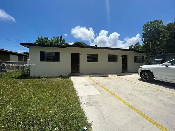 10540 SW 172nd St , Miami, FL 33157
