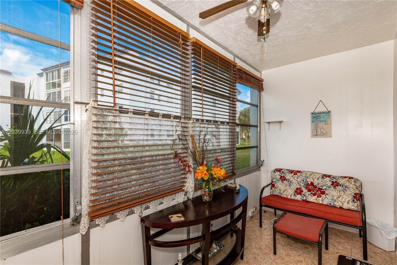2800 Somerset Dr , Unit 115J, Lauderdale Lakes, FL 33311 Photo