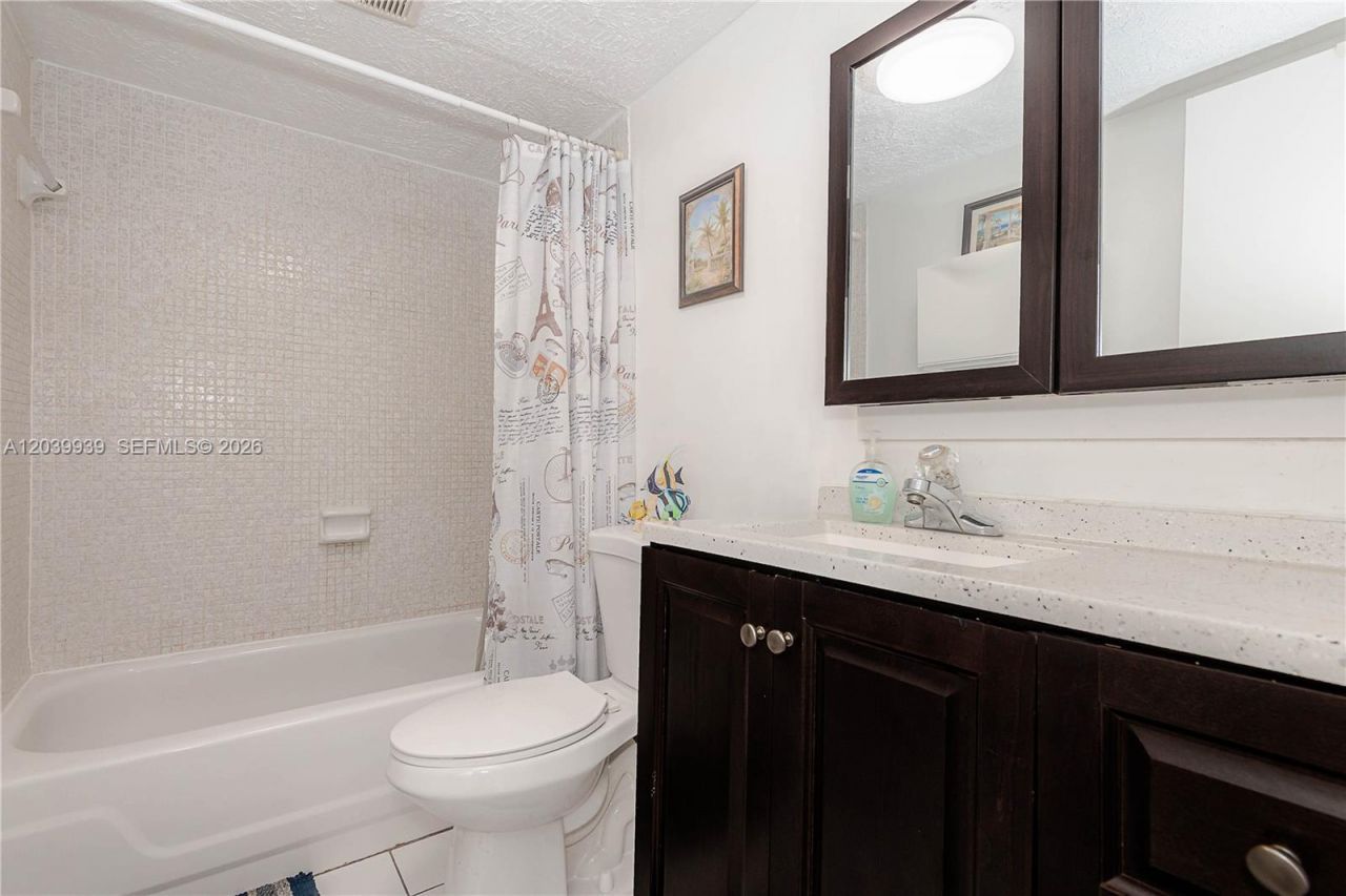 2800 Somerset Dr , Unit 115J, Lauderdale Lakes, FL 33311 Photo