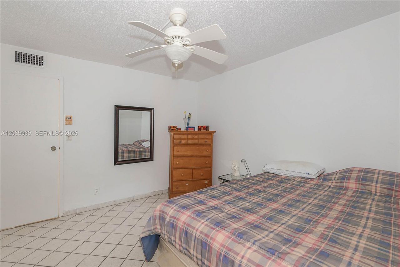 2800 Somerset Dr , Unit 115J, Lauderdale Lakes, FL 33311 Photo