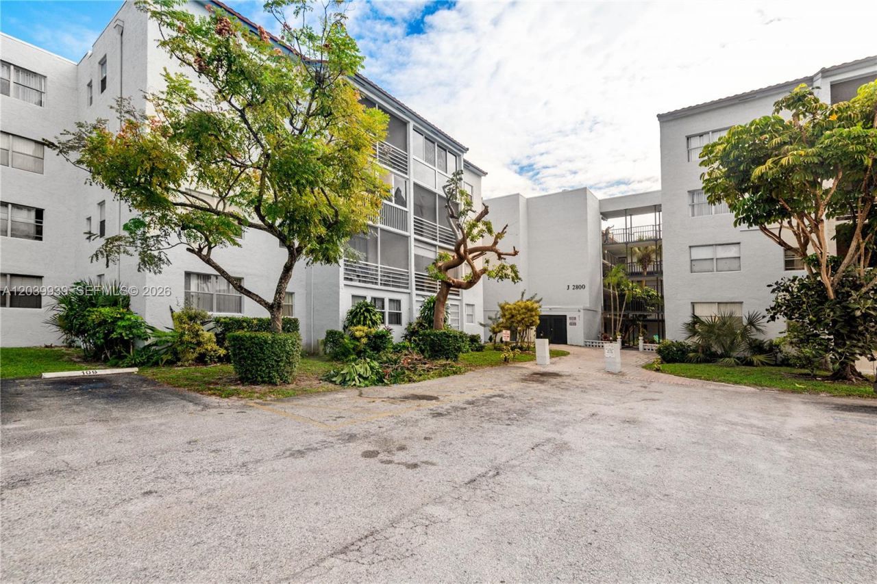 2800 Somerset Dr , Unit 115J, Lauderdale Lakes, FL 33311 Photo