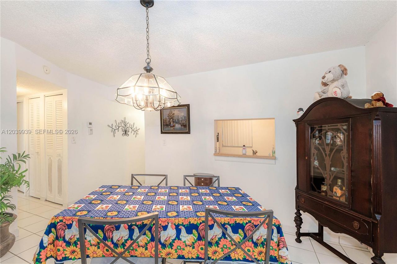 2800 Somerset Dr , Unit 115J, Lauderdale Lakes, FL 33311 Photo