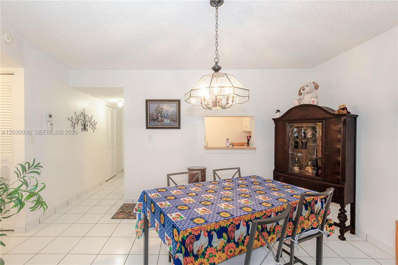 2800 Somerset Dr , Unit 115J, Lauderdale Lakes, FL 33311 Photo