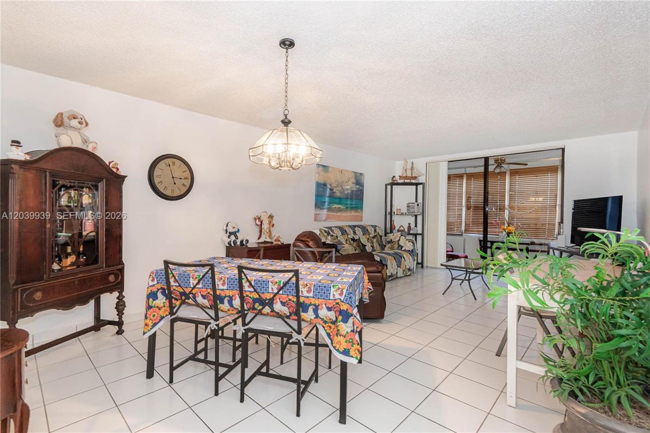 2800 Somerset Dr , Unit 115J, Lauderdale Lakes, FL 33311 Photo