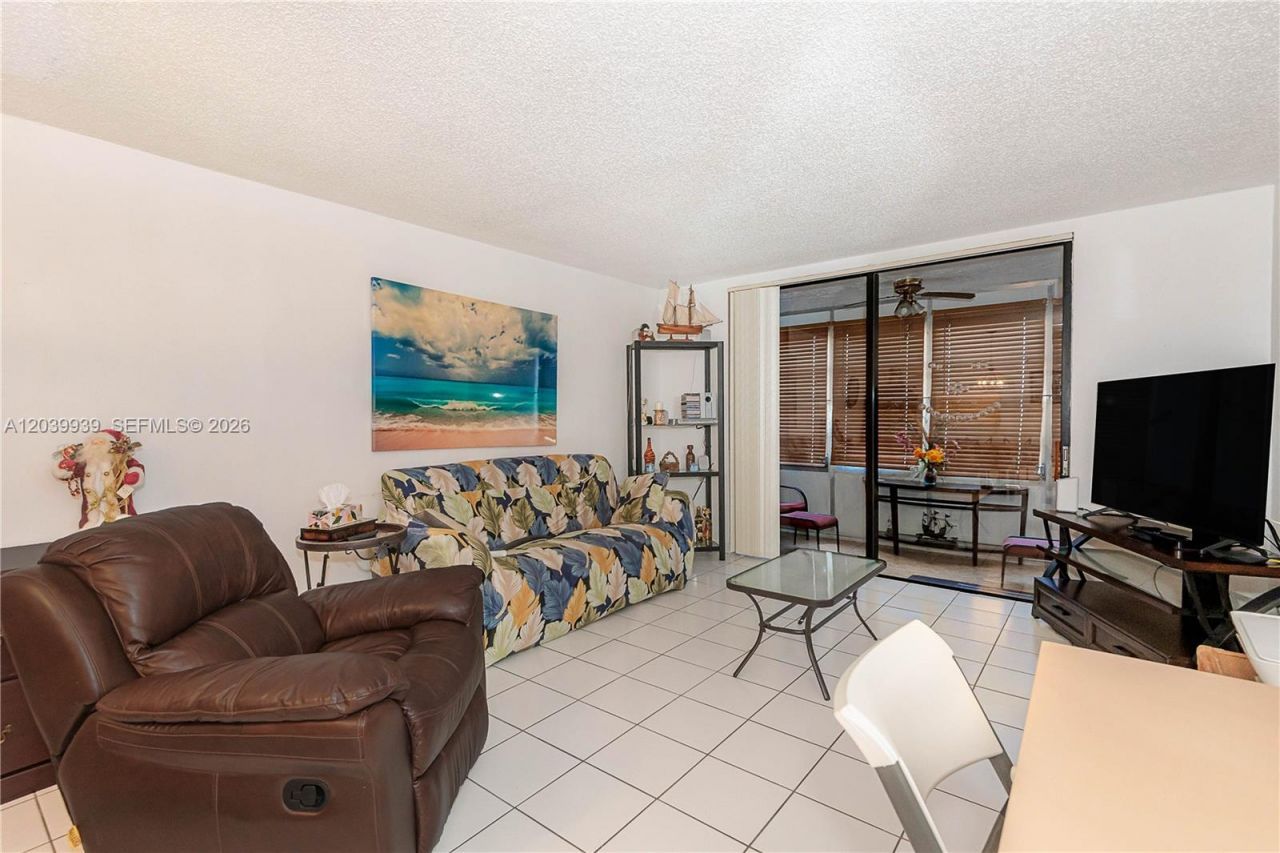 2800 Somerset Dr , Unit 115J, Lauderdale Lakes, FL 33311 Photo