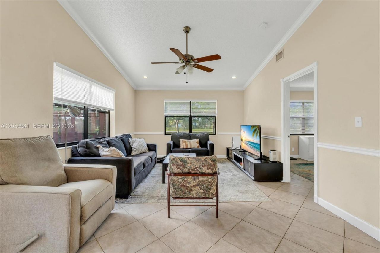 6633 N Parkway Dr , Unit 5-7, Margate, FL 33068 Photo