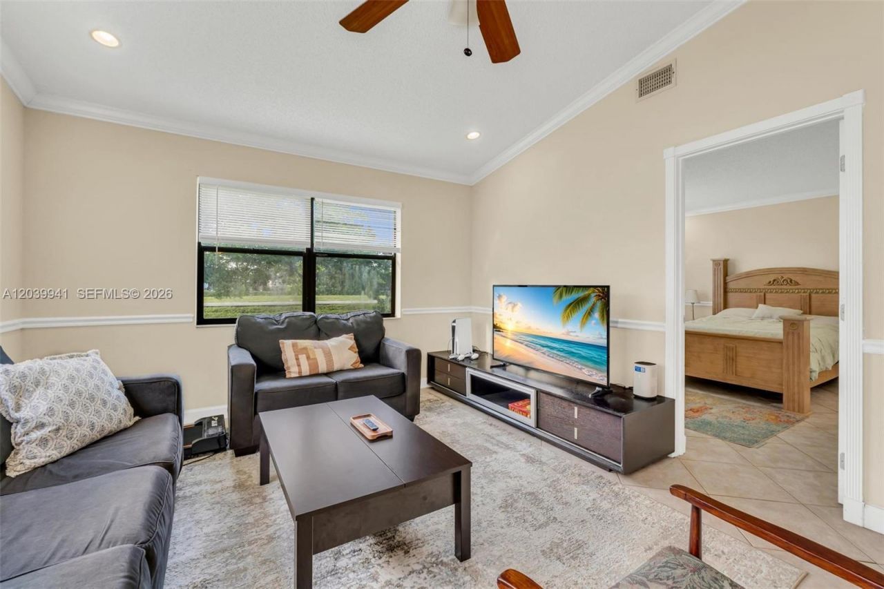 6633 N Parkway Dr , Unit 5-7, Margate, FL 33068 Photo