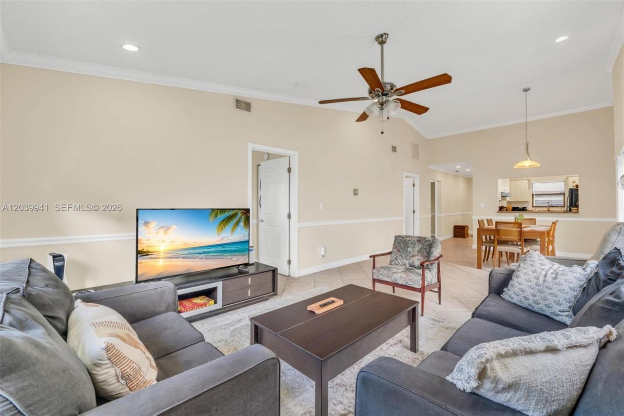 6633 N Parkway Dr , Unit 5-7, Margate, FL 33068 Photo
