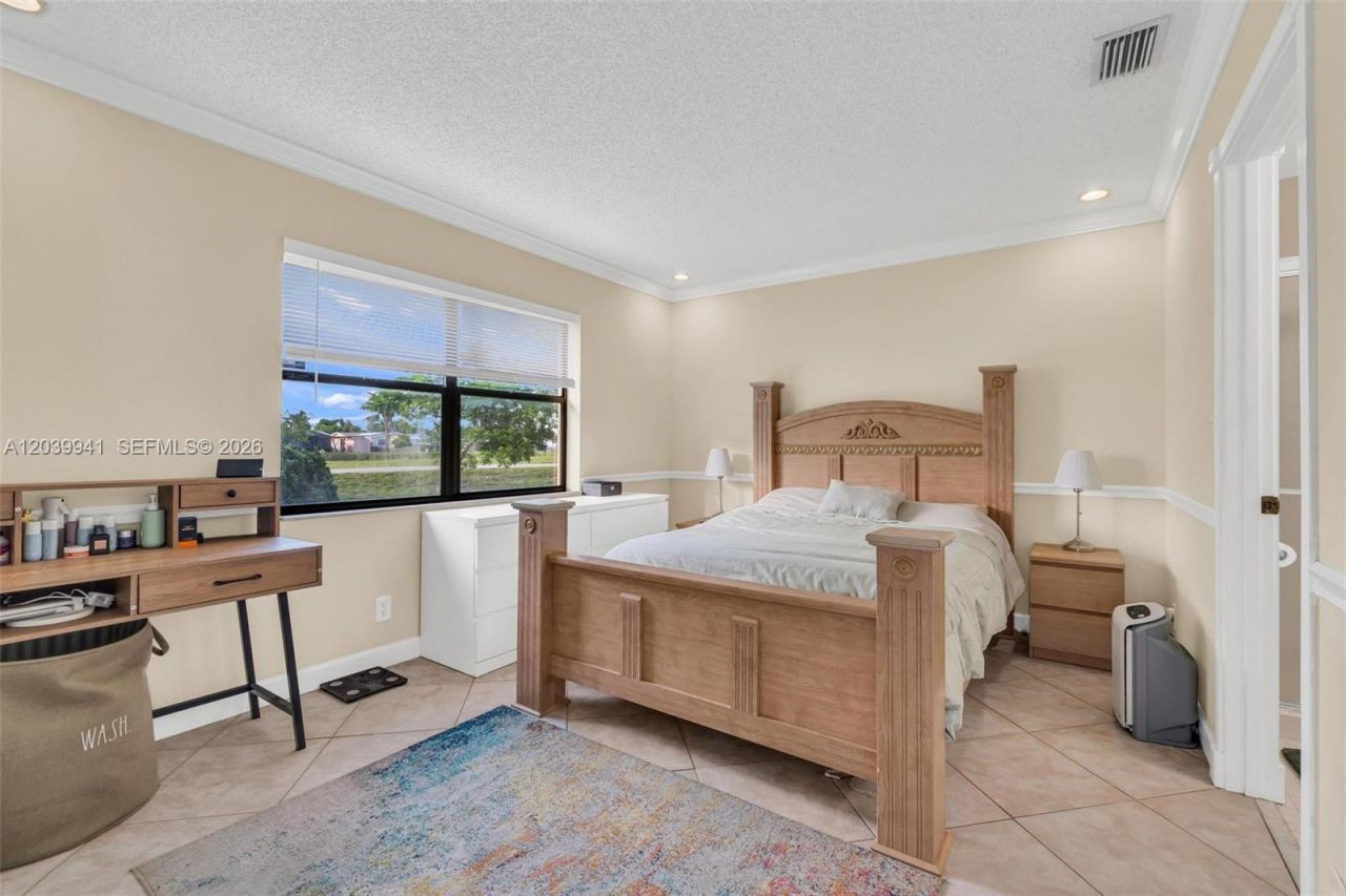 6633 N Parkway Dr , Unit 5-7, Margate, FL 33068 Photo