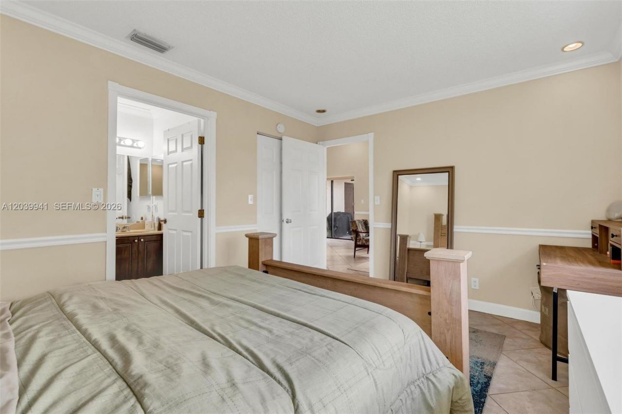 6633 N Parkway Dr , Unit 5-7, Margate, FL 33068 Photo