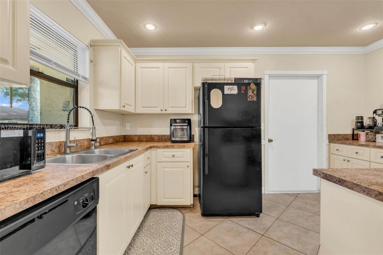 6633 N Parkway Dr , Unit 5-7, Margate, FL 33068 Photo