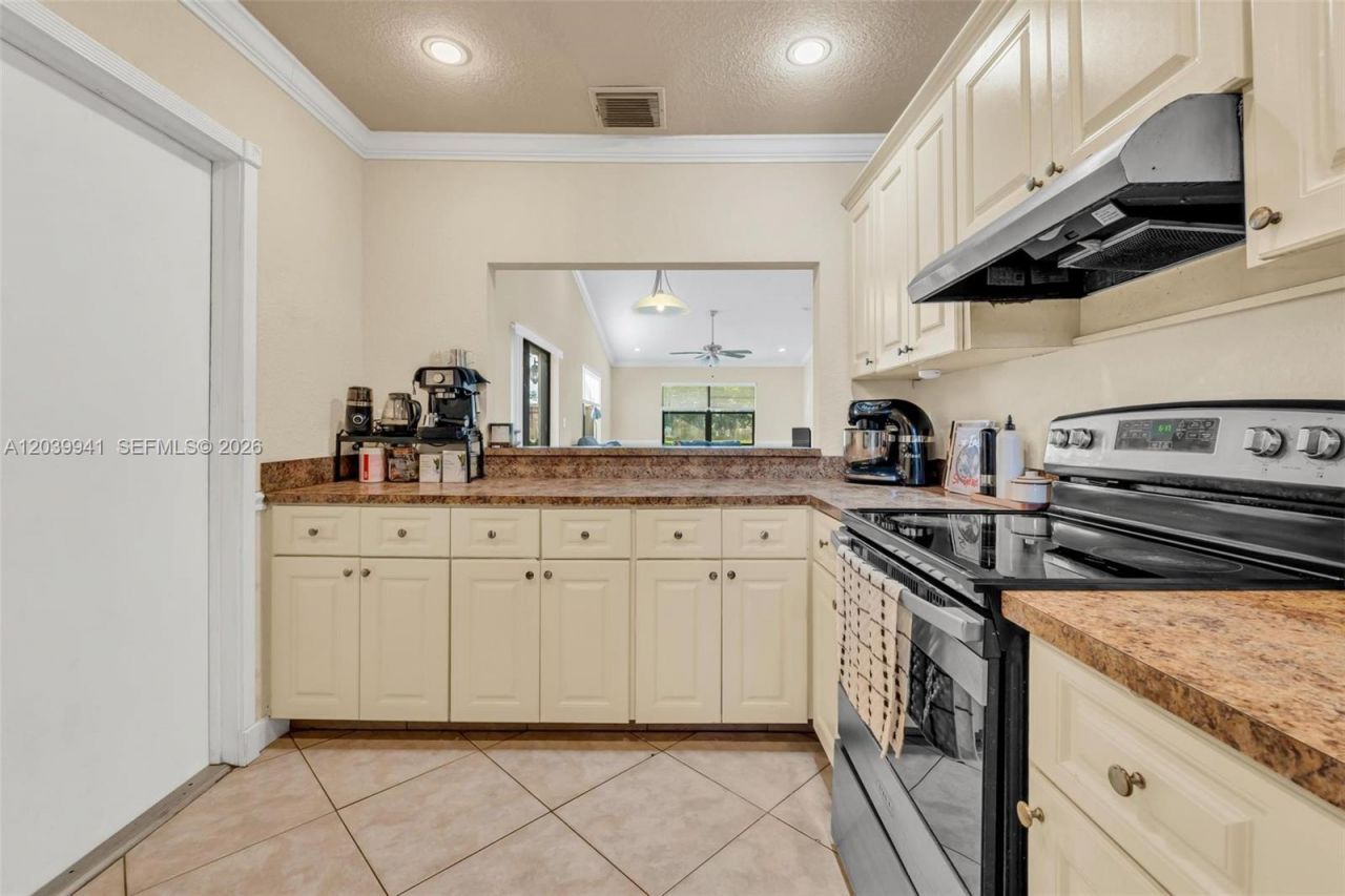 6633 N Parkway Dr , Unit 5-7, Margate, FL 33068 Photo
