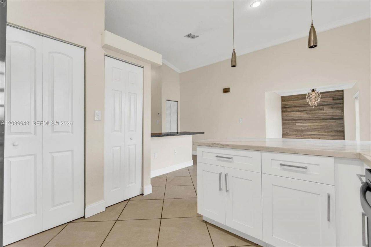15311 SW 52nd Ter, Unit 15311, Miami, FL 33185 Photo