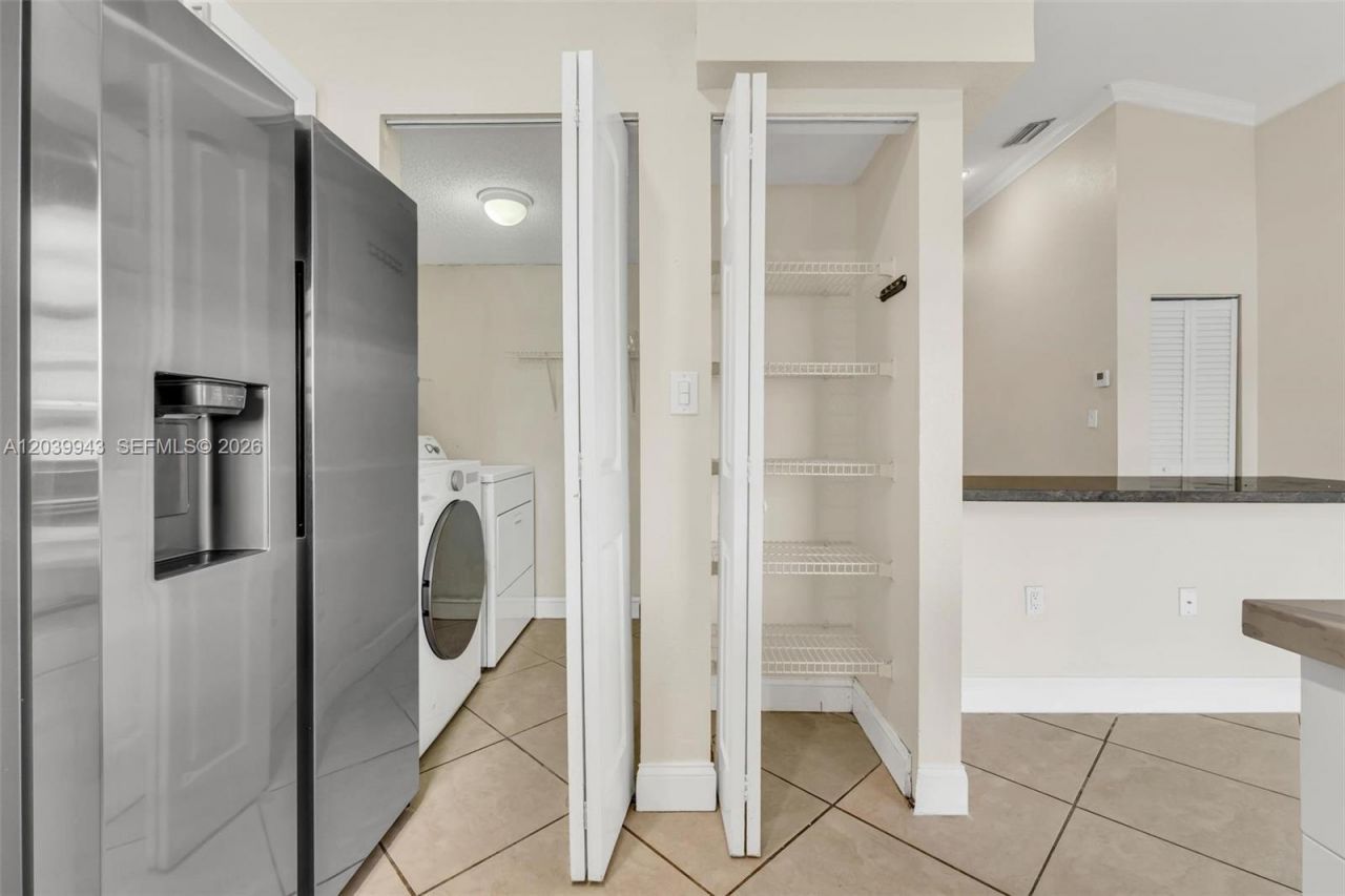 15311 SW 52nd Ter, Unit 15311, Miami, FL 33185 Photo