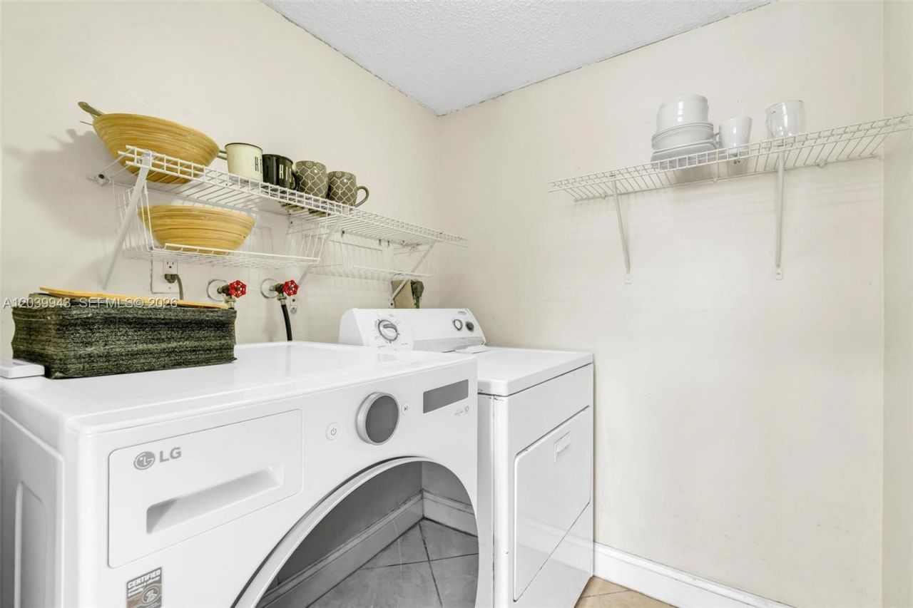 15311 SW 52nd Ter, Unit 15311, Miami, FL 33185 Photo