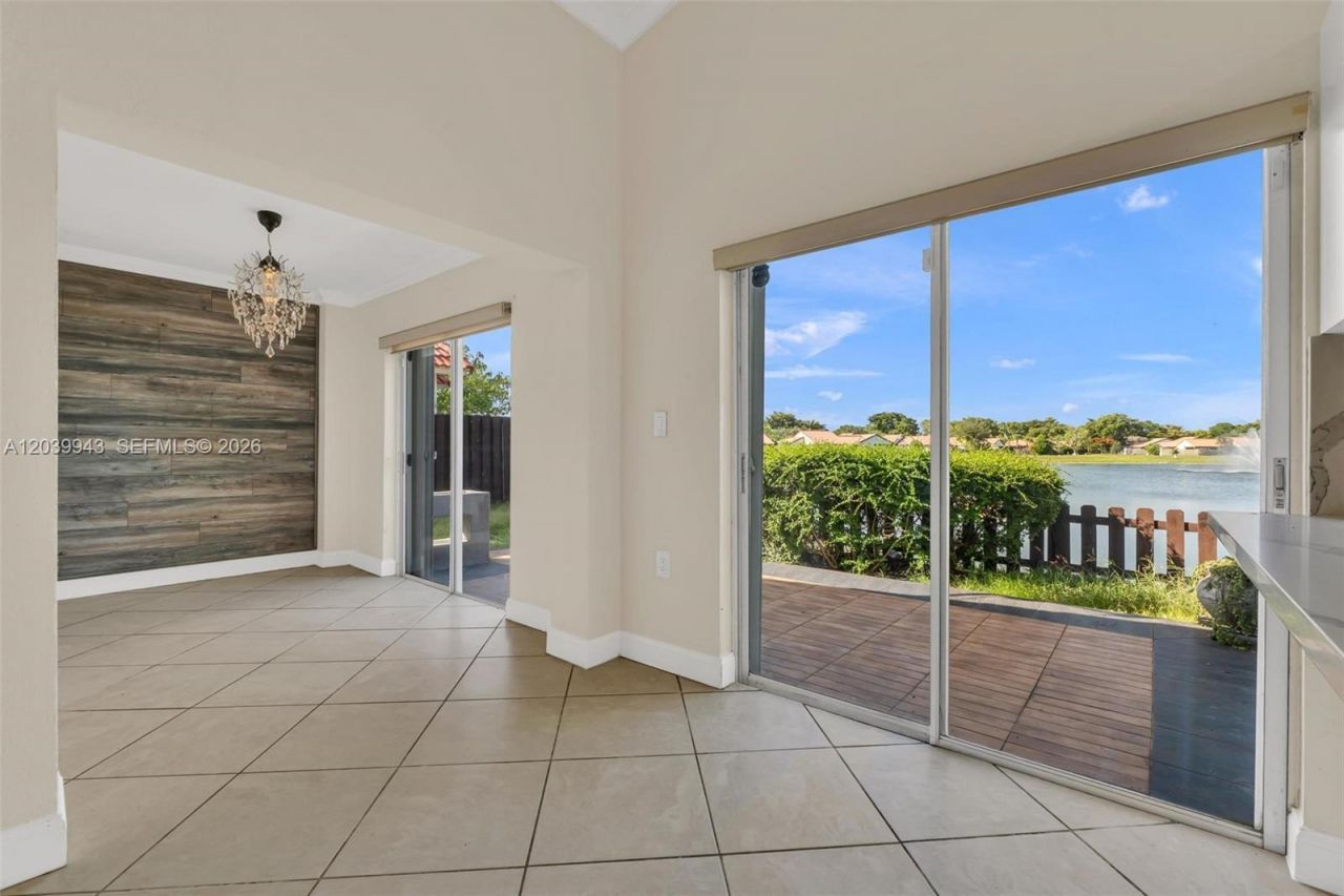 15311 SW 52nd Ter, Unit 15311, Miami, FL 33185 Photo