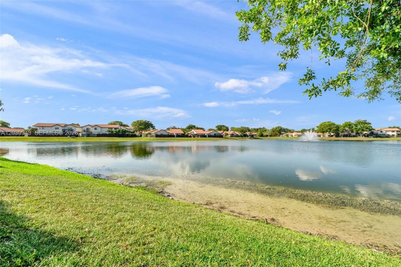 15311 SW 52nd Ter, Unit 15311, Miami, FL 33185 Photo